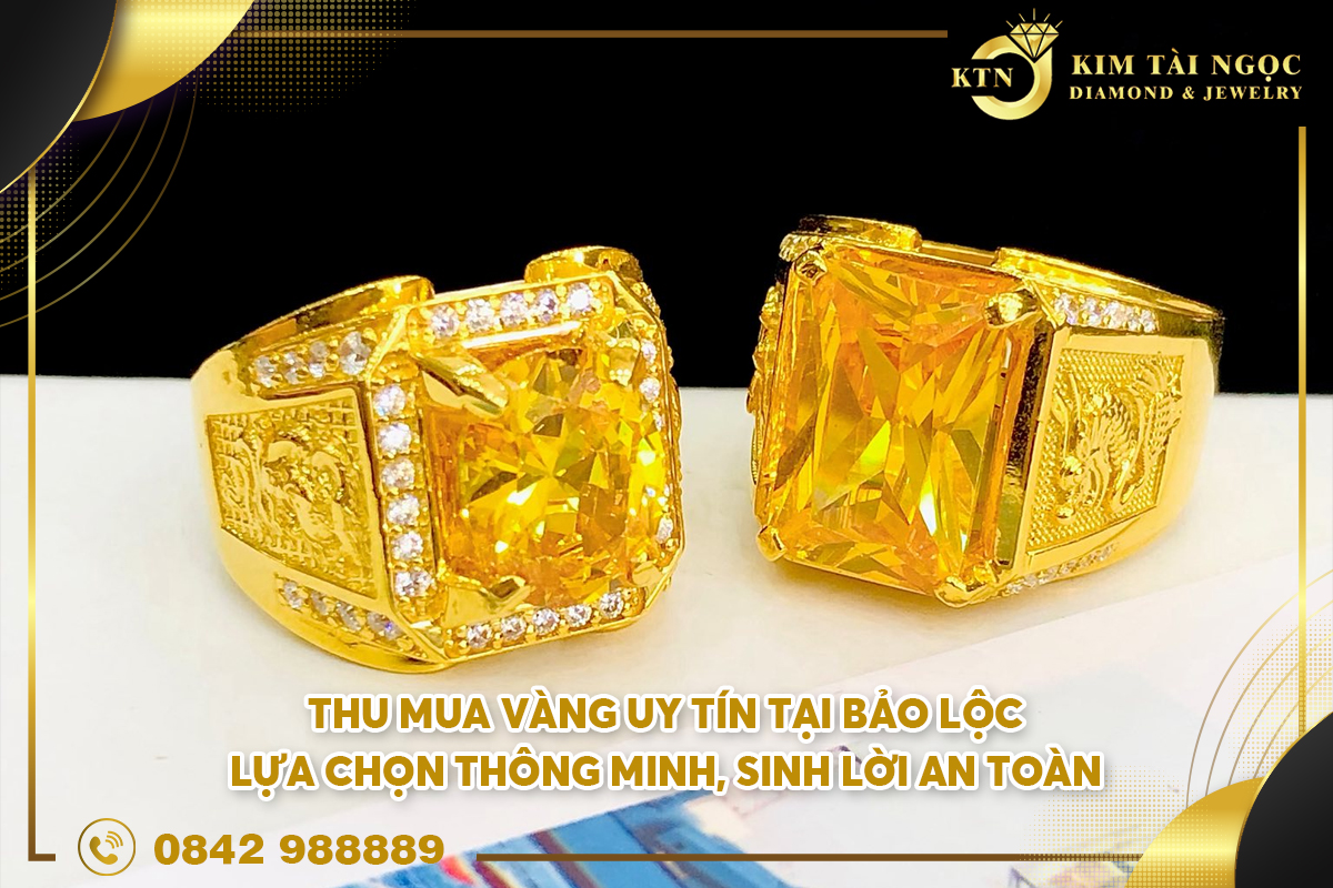 Trong bối cảnh thị trường vàng có nhiều biến động, việc tìm kiếm một địa chỉ thu mua vàng uy tín tại Bảo Lộc là mối quan tâm hàng đầu của nhiều người dân cũng như nhà đầu tư. Bởi lẽ, không chỉ là câu chuyện giá cả, mà còn là sự an tâm khi giao dịch, tránh được các rủi ro như gian lận tuổi vàng, cân sai, hay ép giá.
Kim Tài Ngọc Diamond – thương hiệu vàng bạc đá quý tại Bảo Lộc – được biết đến là nơi không chỉ chuyên cung cấp các sản phẩm trang sức chất lượng mà còn thu mua vàng với giá cao và dịch vụ uy tín hàng đầu khu vực.
Tại sao việc chọn nơi thu mua vàng uy tín lại quan trọng?
Khi bạn quyết định bán vàng – dù là vàng trang sức, nhẫn cưới, vàng miếng hay vàng tây – điều bạn cần nhất là một đối tác giao dịch trung thực. Giao dịch vàng là giao dịch có giá trị lớn, nếu chọn nhầm nơi, bạn có thể bị lỗ hàng triệu đồng chỉ vì:
Cân sai trọng lượng

Không định tuổi vàng đúng chuẩn

Ép giá dưới thị trường

Không thanh toán đầy đủ, hoặc trả chậm

Một địa chỉ uy tín không chỉ đảm bảo bạn bán được vàng đúng giá, mà còn giúp bạn cảm thấy an tâm và thoải mái trong mọi khâu giao dịch.
Kim Tài Ngọc Diamond – Tiệm vàng thu mua đáng tin cậy tại Bảo Lộc
Với nhiều năm hoạt động trong ngành vàng bạc đá quý, Kim Tài Ngọc Diamond luôn giữ vững uy tín nhờ:
Định giá minh bạch, không ép giá
Khách hàng khi đến giao dịch đều được báo giá công khai theo từng loại vàng (24K, 18K, vàng tây, vàng trắng…) và giá được cập nhật sát với thị trường trong ngày. Không có tình trạng “nói miệng” hoặc thay đổi giá bất thường.
Hệ thống đo tuổi vàng hiện đại
Không cần chỉ dựa vào kinh nghiệm “nhìn màu đoán tuổi”, Kim Tài Ngọc Diamond trang bị máy đo tuổi vàng để kiểm tra độ tinh khiết một cách khách quan và chính xác.
Cân điện tử chuẩn xác từng chỉ
Mỗi sản phẩm được cân trên cân điện tử niêm phong, chuẩn xác từng chỉ vàng – điều cực kỳ quan trọng trong giao dịch để tránh thất thoát.
Mua đa dạng loại vàng
Vàng 24K (9999), vàng miếng SJC

Vàng 18K, 14K, 10K

Vàng tây, vàng trắng

Nhẫn cưới, dây chuyền, lắc tay, bông tai

Trang sức đính đá quý

Vàng cũ, vàng trầy xước, không còn hóa đơn

Tất cả đều được thu mua với giá tốt, không phân biệt tình trạng sản phẩm.
Ưu điểm khi bán vàng tại nơi uy tín
Chọn đúng nơi thu mua không chỉ đảm bảo về giá trị mà còn mang lại những trải nghiệm giao dịch chuyên nghiệp:
Không cần phải mặc cả: Giá rõ ràng, khách bán tự tin so sánh.

Không yêu cầu giấy tờ gốc: Kể cả không có hóa đơn, vẫn được giao dịch bình thường.

Thanh toán nhanh chóng: Giao dịch được xử lý nhanh, nhận tiền ngay sau khi cân đo và định tuổi.

Bảo mật thông tin: Không chia sẻ thông tin khách hàng, đảm bảo sự riêng tư.

Khi nào nên bán vàng để được giá cao?
Thị trường vàng biến động liên tục. Dưới đây là một số mẹo giúp bạn chọn đúng thời điểm để bán vàng:
Theo dõi giá vàng liên tục qua các website cập nhật như DOJI, SJC, hay kimtaingocdiamond.com.

Chọn thời điểm vàng tăng: Tránh bán lúc thị trường đang giảm.

So sánh giá giữa các tiệm vàng trước khi quyết định bán.

Không chờ quá lâu nếu bạn đã có nhu cầu cần vốn gấp – đợi giá quá lâu cũng có thể khiến bạn bỏ lỡ cơ hội.
Những điều cần lưu ý khi bán vàng
Trước khi mang vàng đi bán, bạn nên:
Lau sạch sản phẩm để không bị cân nhầm do bụi, đá gắn kèm…

Kiểm tra trọng lượng tại nhà nếu có cân điện tử.

Chụp ảnh sản phẩm trước khi giao dịch để lưu trữ thông tin.

Ghi lại giá vàng hiện tại và so sánh với giá niêm yết tại tiệm để đảm bảo không bị thiệt.
Có nên bán vàng online không?
Hiện nay một số tiệm vàng lớn có hỗ trợ định giá qua hình ảnh hoặc mô tả trước khi giao dịch. Tuy nhiên, bạn nên ưu tiên đến trực tiếp cửa hàng để được kiểm định minh bạch, tránh rủi ro về vận chuyển và hiểu lầm trong thỏa thuận.
Nếu bạn đang tìm kiếm nơi thu mua vàng uy tín tại Bảo Lộc, đừng bỏ qua Kim Tài Ngọc Diamond – địa chỉ được đông đảo khách hàng tin tưởng lựa chọn. Tại đây, bạn không chỉ nhận được giá tốt, mà còn được phục vụ với sự chuyên nghiệp, tận tâm và minh bạch trong từng giao dịch.
Bán vàng là một quyết định quan trọng. Hãy để Kim Tài Ngọc Diamond giúp bạn thực hiện điều đó một cách hiệu quả, an toàn và sinh lời cao nhất.
